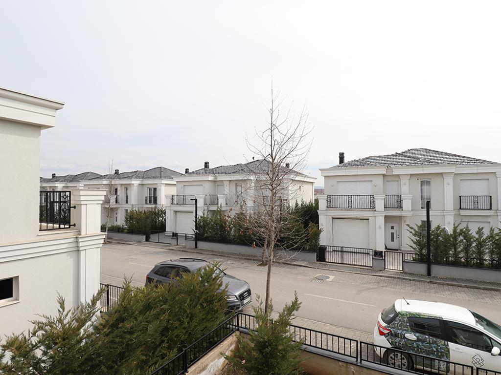 Shtëpi në shitje 326m² në lagjen Avenue 23