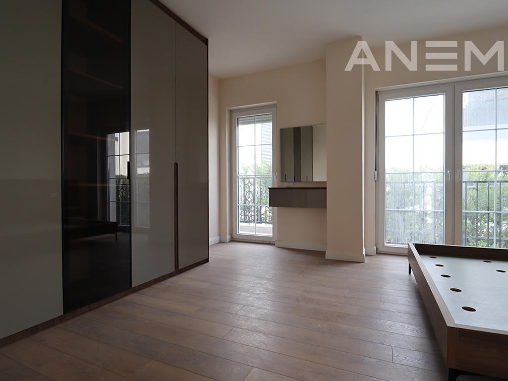 Shtëpi në shitje 326m² në lagjen Avenue 23