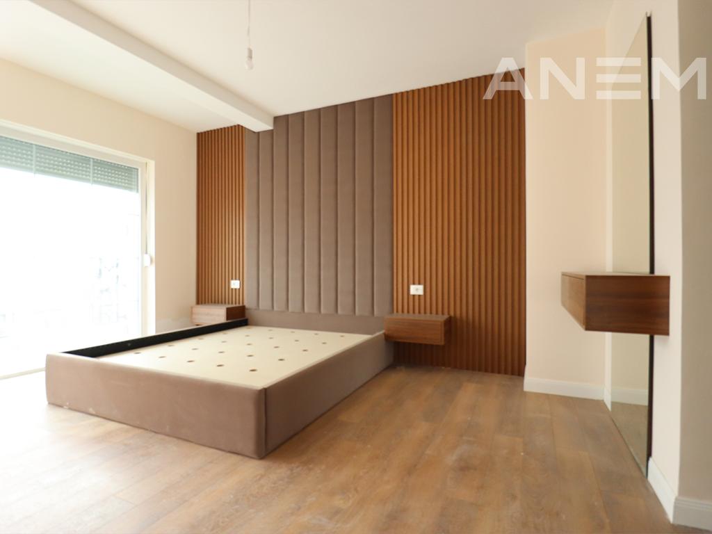 Shtëpi në shitje 326m² në lagjen Avenue 23