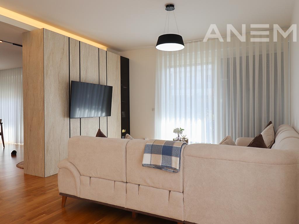 Shtëpi me qira me 3 dhoma gjumi në lagjen Priam