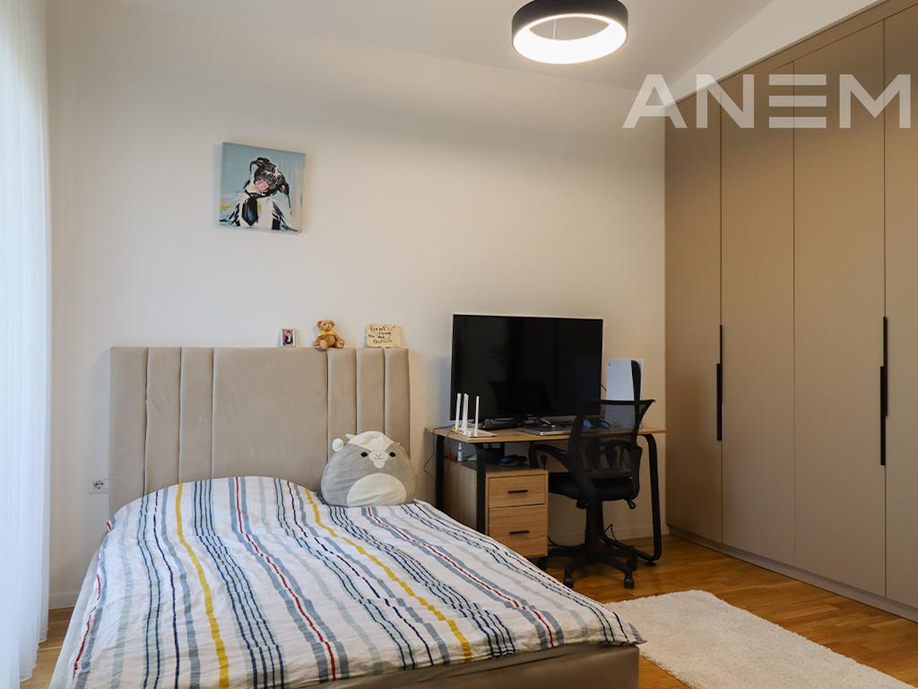 Shtëpi me qira me 3 dhoma gjumi në lagjen Priam