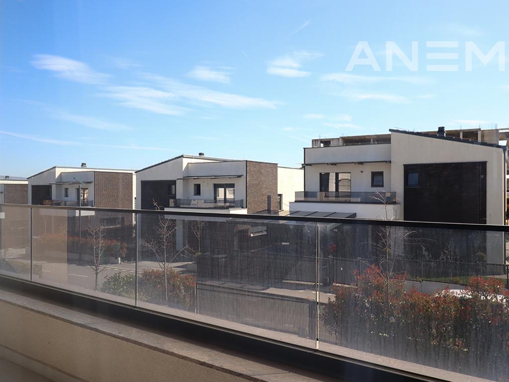 Shtëpi me qira me 3 dhoma gjumi në lagjen Priam