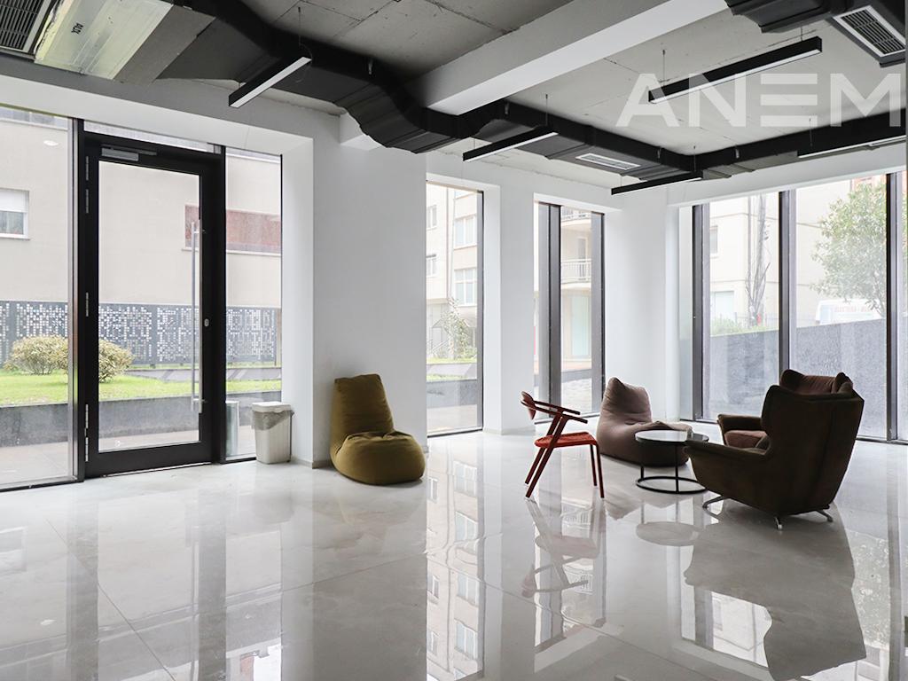 Zyre me qira 200m² në Mat