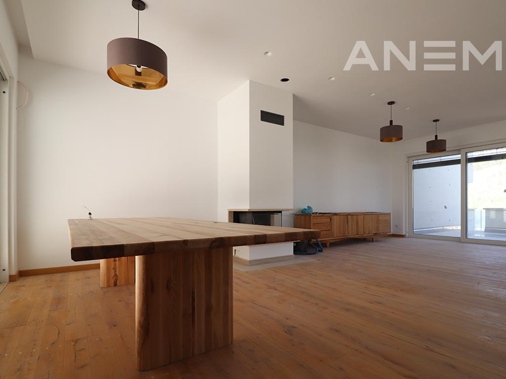 Shtëpi me qira me 4 dhoma gjumi në lagjen Sofalia