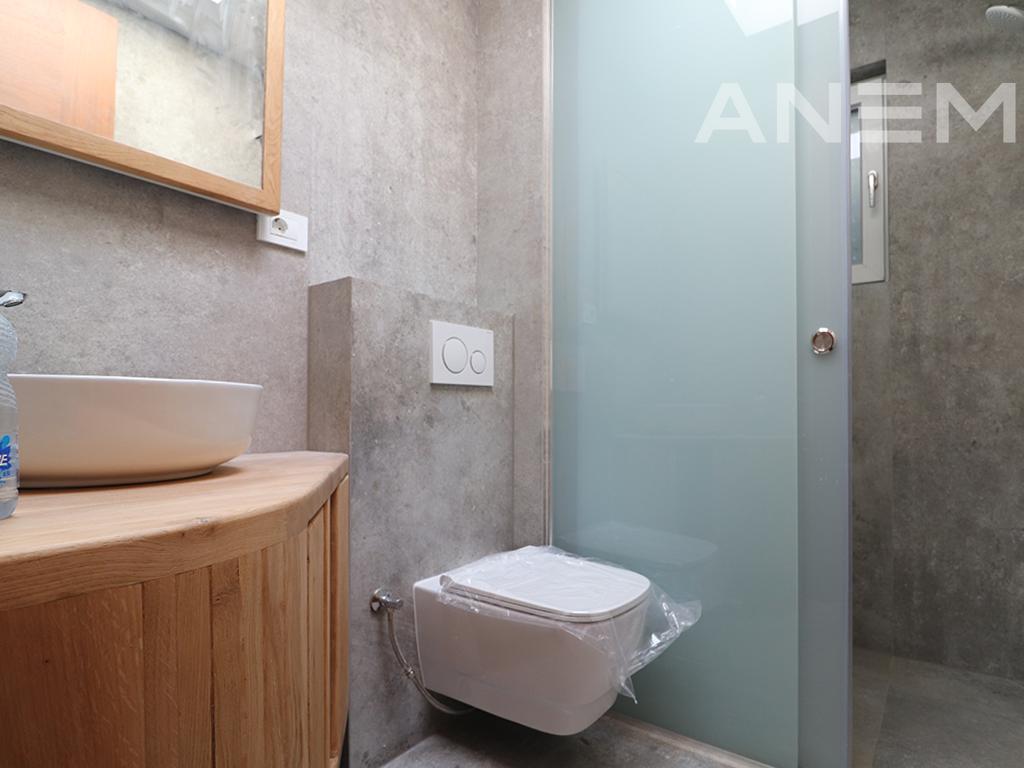 Shtëpi me qira me 4 dhoma gjumi në lagjen Sofalia