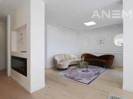 Banesë në shitje 198.1m² në Veternik