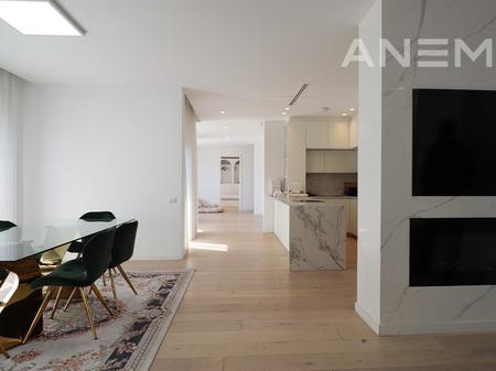 Banesë në shitje 198.1m² në Veternik