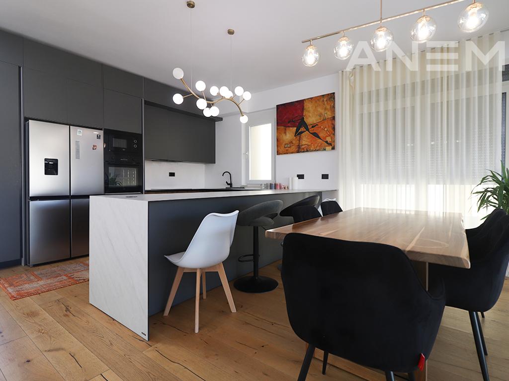 Shtëpi me qira me 5 dhoma gjumi në Marigona Hill