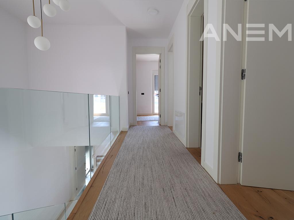 Shtëpi me qira me 5 dhoma gjumi në Marigona Hill