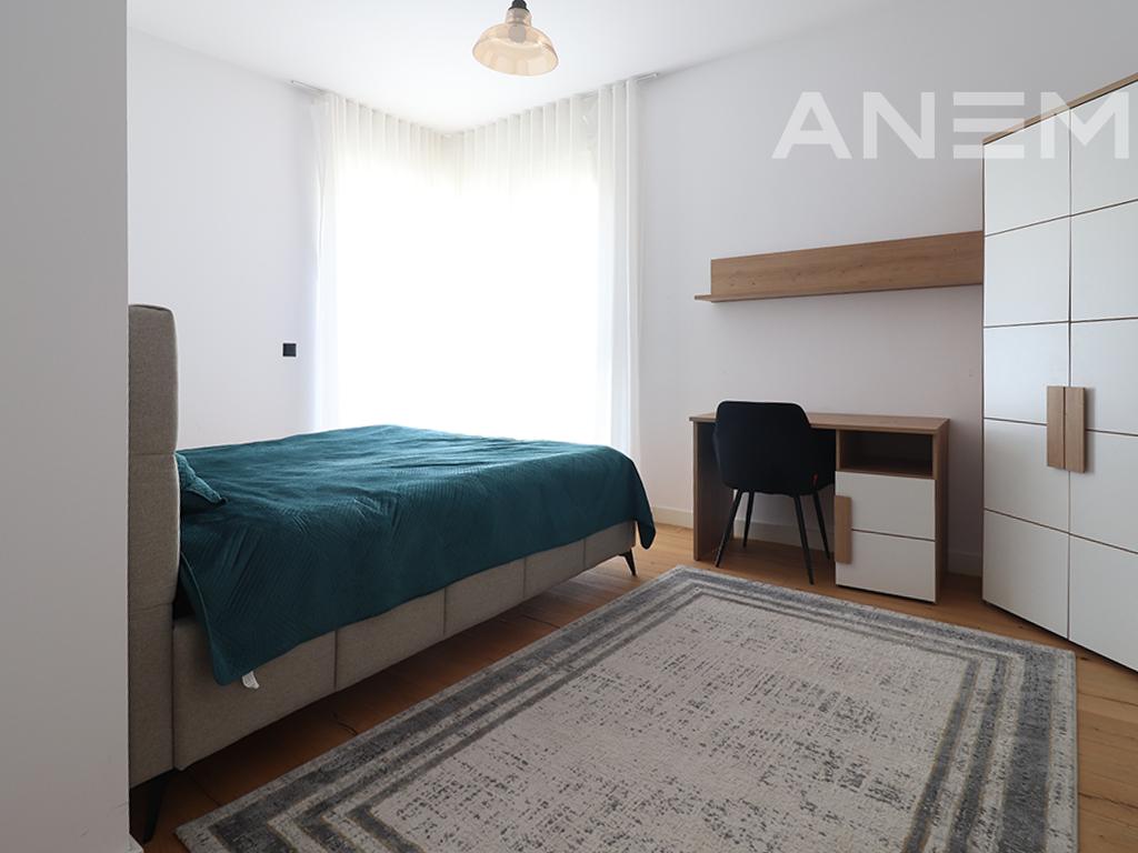 Shtëpi me qira me 5 dhoma gjumi në Marigona Hill