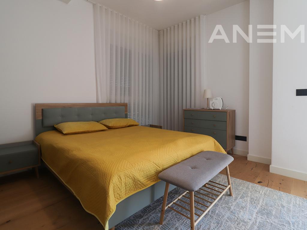 Shtëpi me qira me 5 dhoma gjumi në Marigona Hill