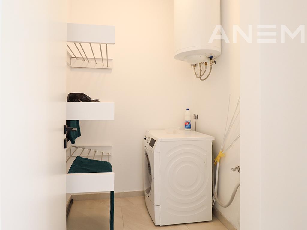 Banesë në shitje 198.1m² në Veternik