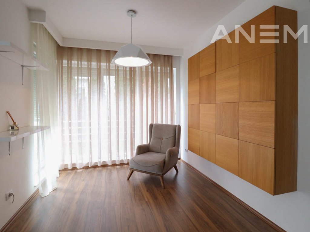 Shtëpi me qira 174m² + 40m² bodrum në Marigona Residence