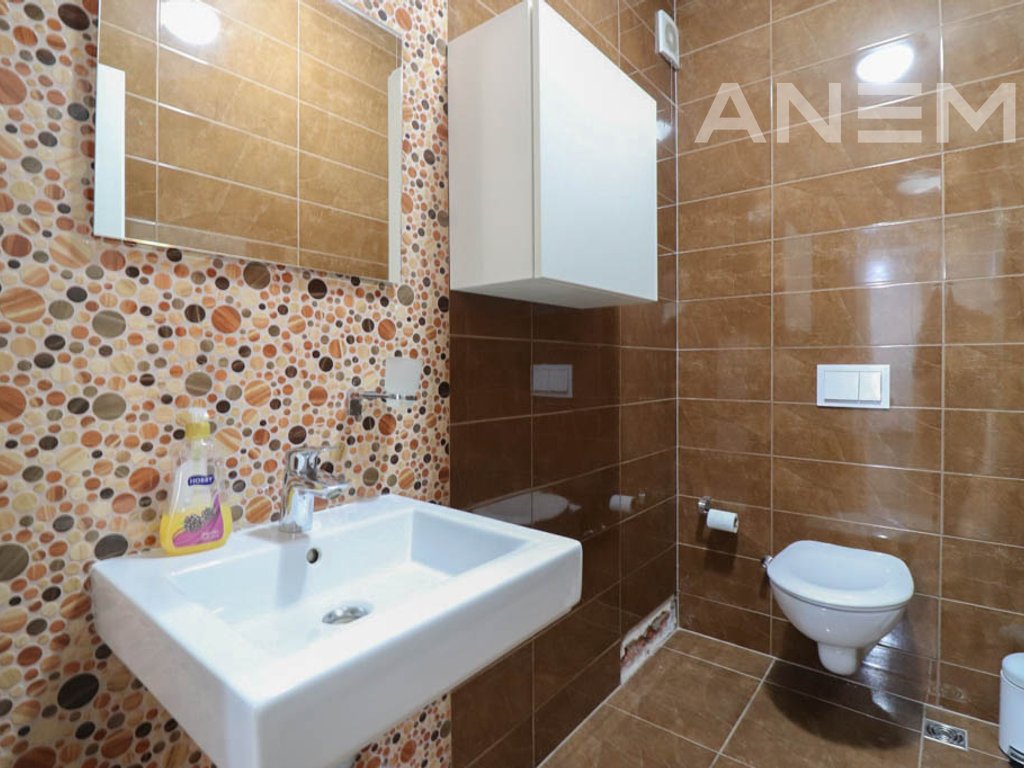 Shtëpi me qira 174m² + 40m² bodrum në Marigona Residence