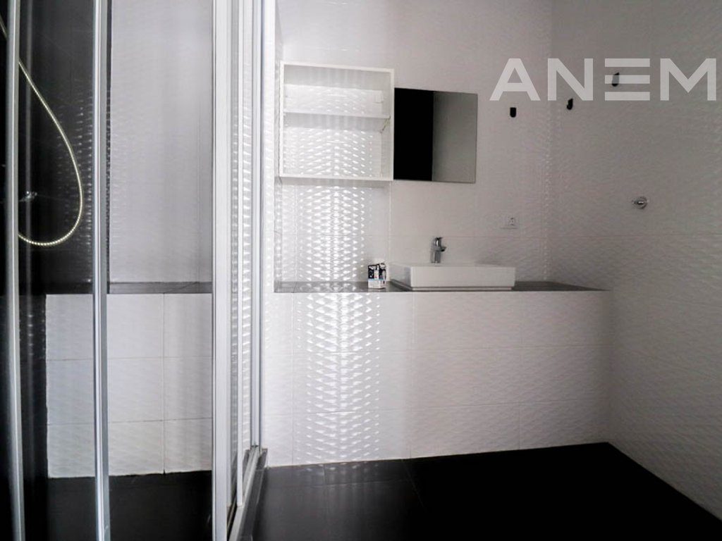 Shtëpi me qira 174m² + 40m² bodrum në Marigona Residence