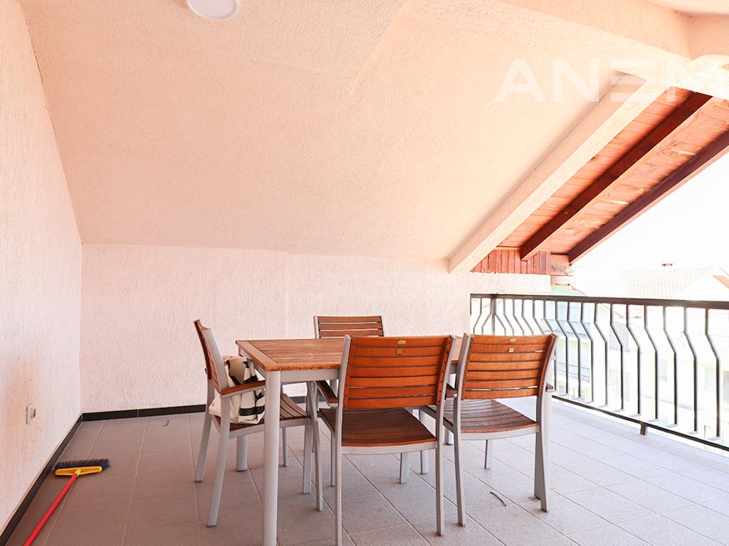 Kat shtëpie me qira me 2 dhoma gjumi në Arbëri