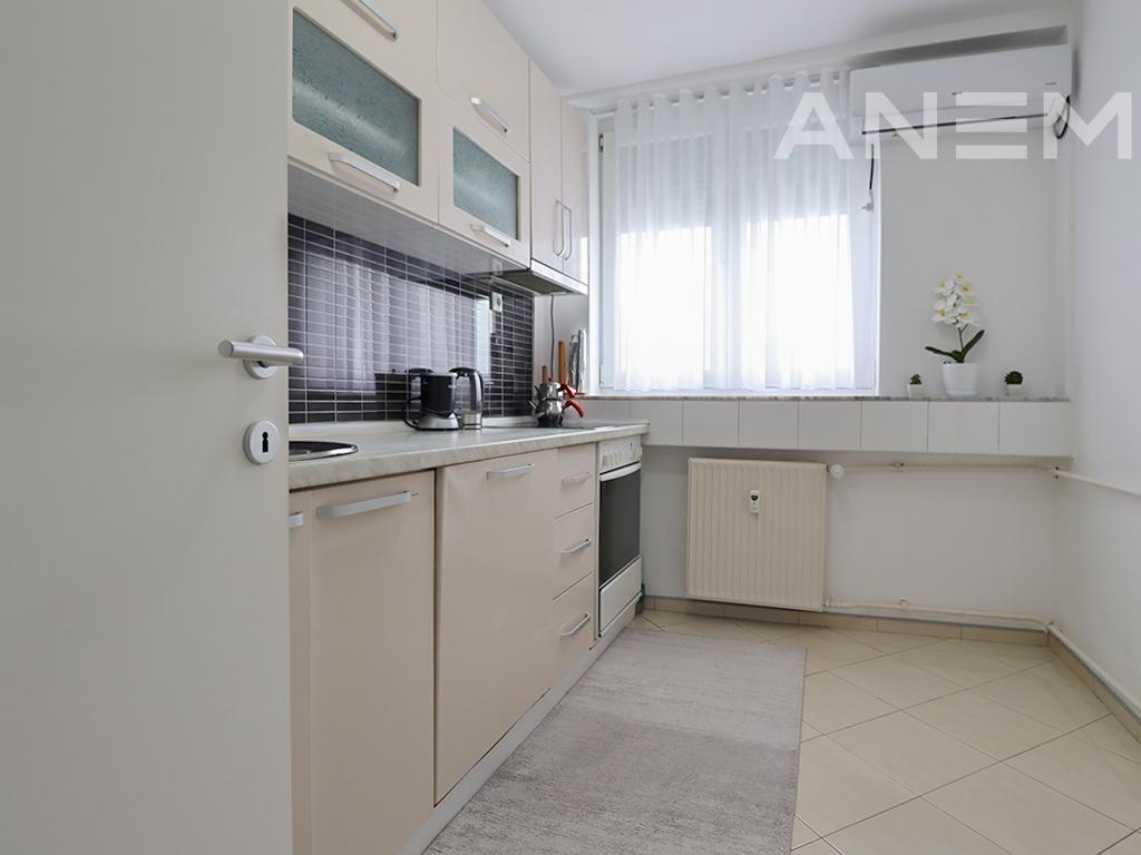 Banesë në shitje 65m² në Bregun e Diellit