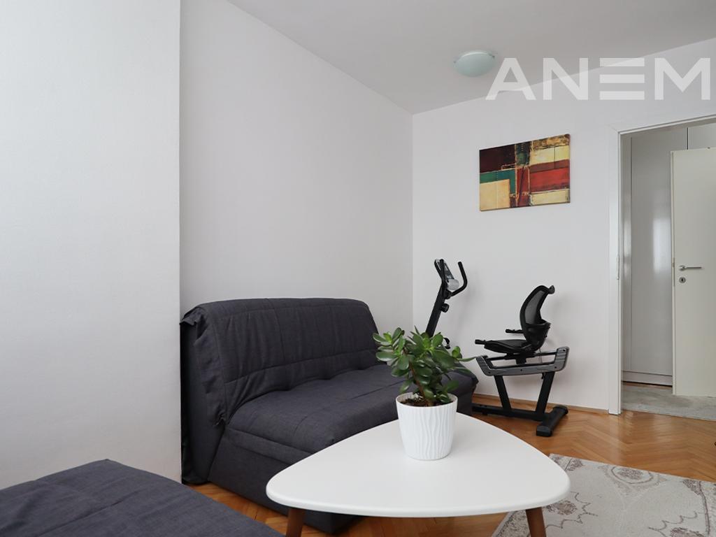 Banesë në shitje 65m² në Bregun e Diellit