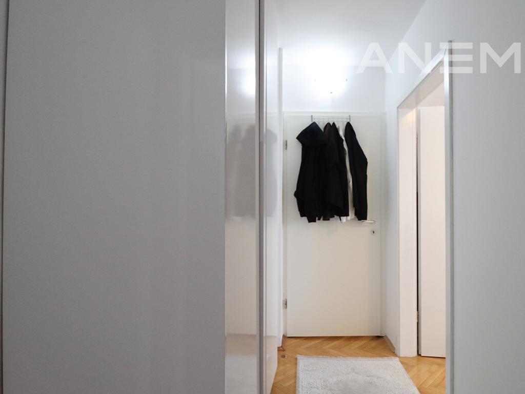 Banesë në shitje 65m² në Bregun e Diellit