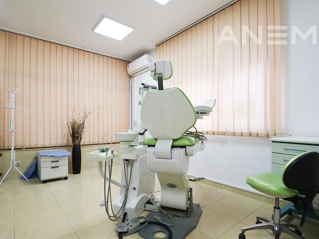 Zyre me qira me 1 hapësirë pune në Lakrishtë