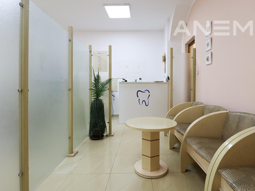 Zyre me qira me 1 hapësirë pune në Lakrishtë