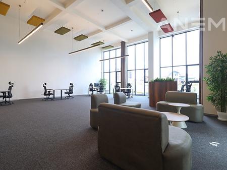 Zyre me qira me 1 hapësirë pune në Veternik