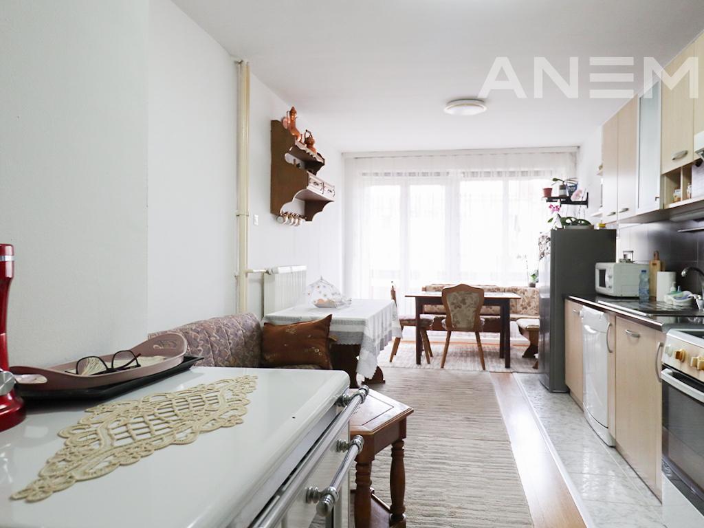 Banesë në shitje 85m² në Dardani