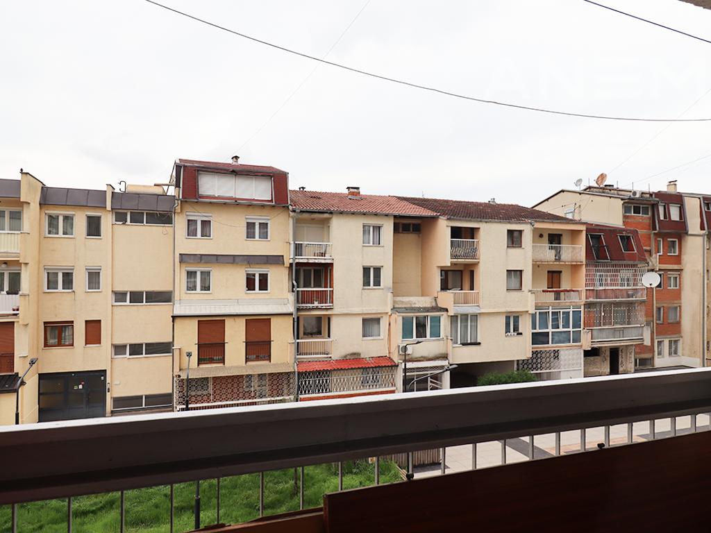 Banesë në shitje 85m² në Dardani