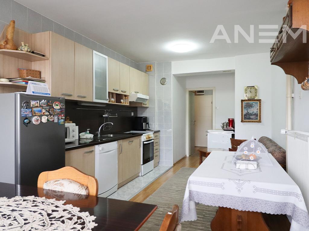 Banesë në shitje 85m² në Dardani