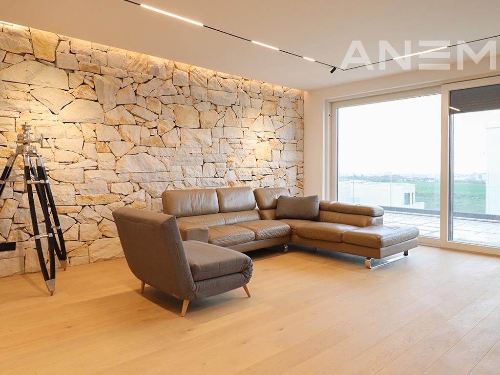 Terracier me qira me 3 dhoma gjumi në Marigona Hill