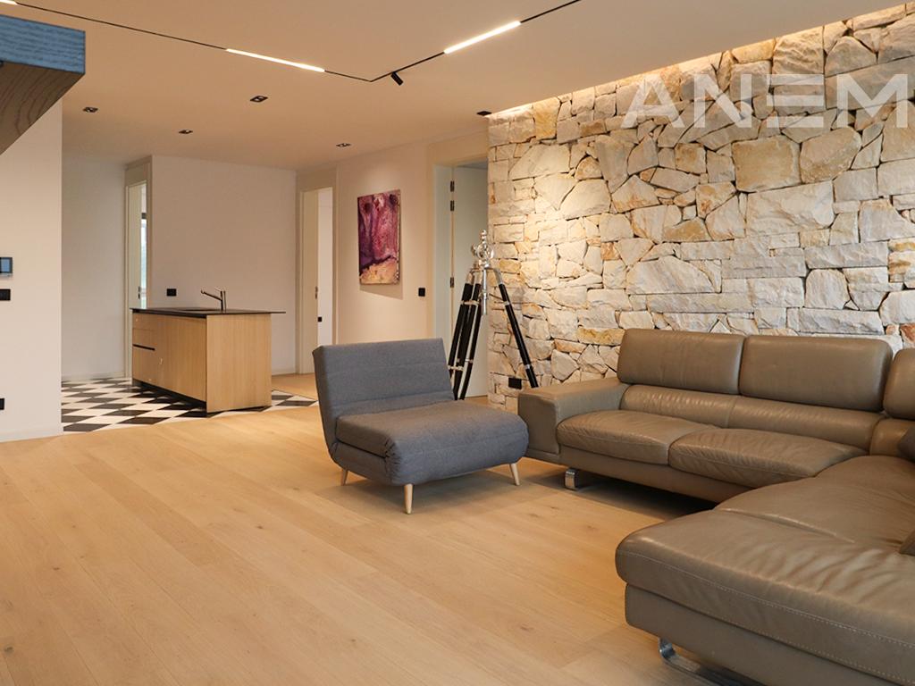 Terracier me qira me 3 dhoma gjumi në Marigona Hill