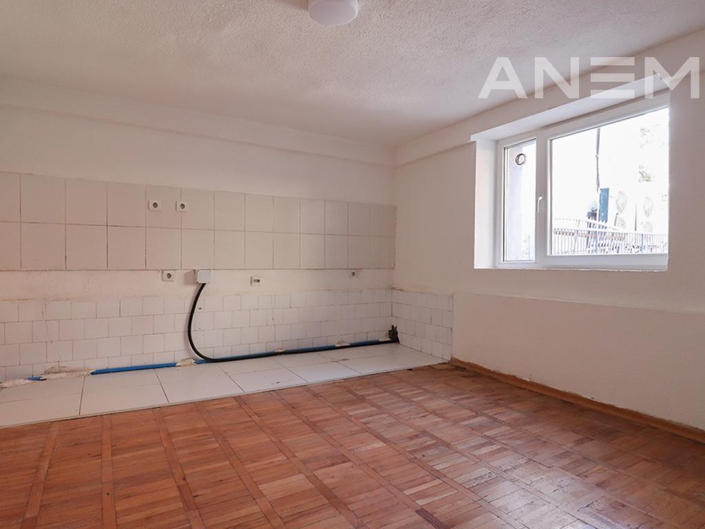 Shtëpi me qira 360m² në Aktash