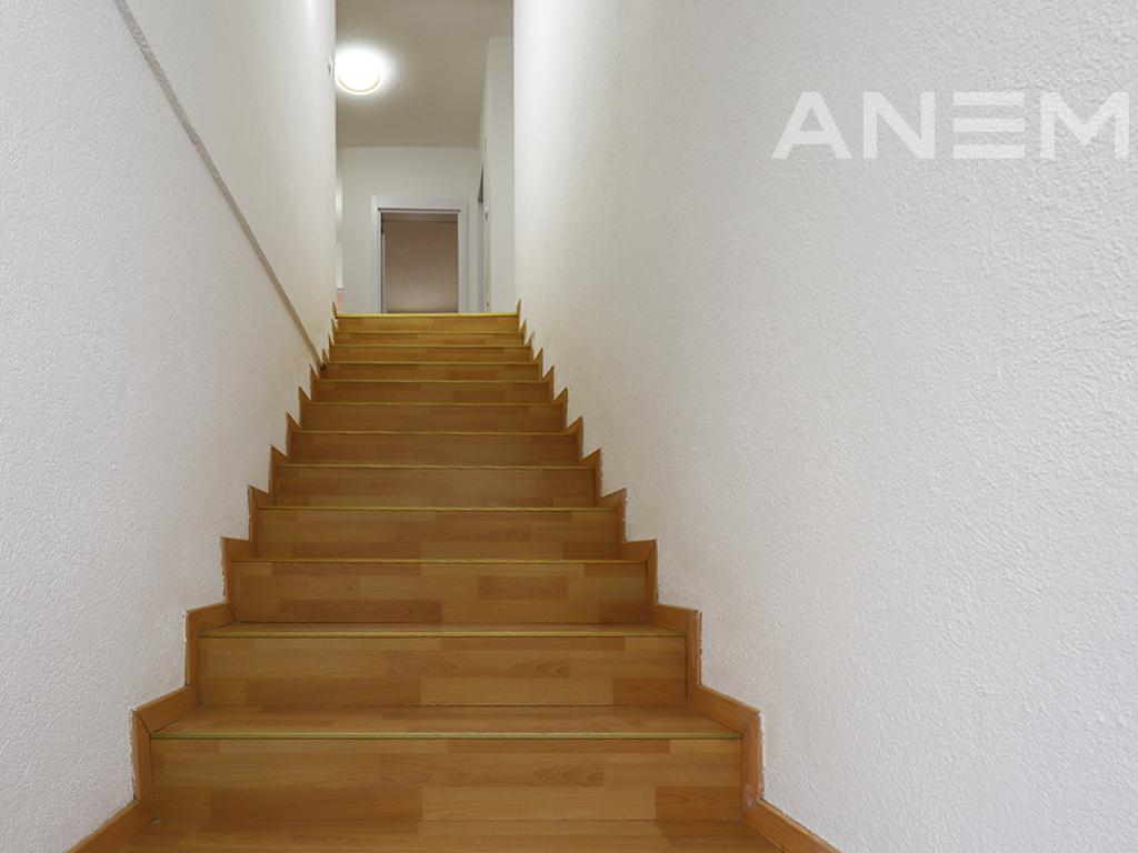 Shtëpi me qira 360m² në Aktash