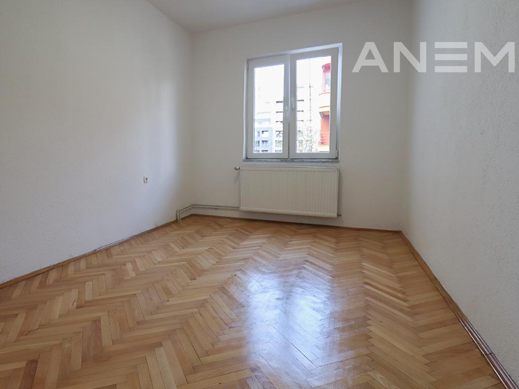 Shtëpi me qira 360m² në Aktash