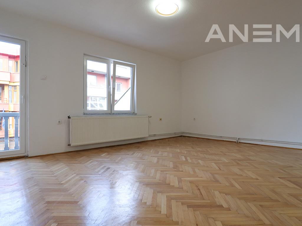 Shtëpi me qira 360m² në Aktash