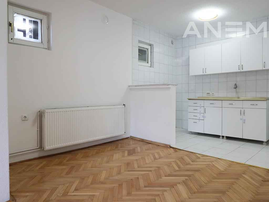 Shtëpi me qira 360m² në Aktash