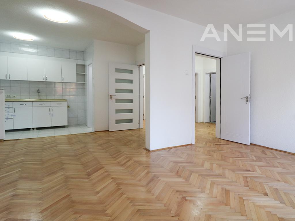 Shtëpi me qira 360m² në Aktash