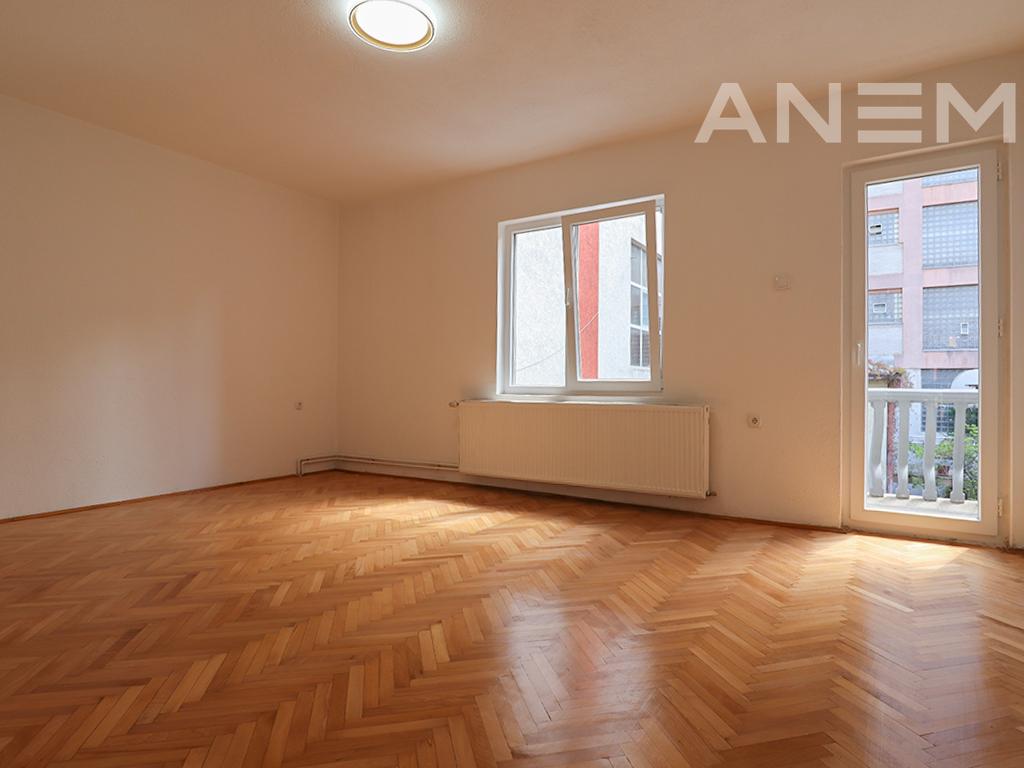 Shtëpi me qira 360m² në Aktash