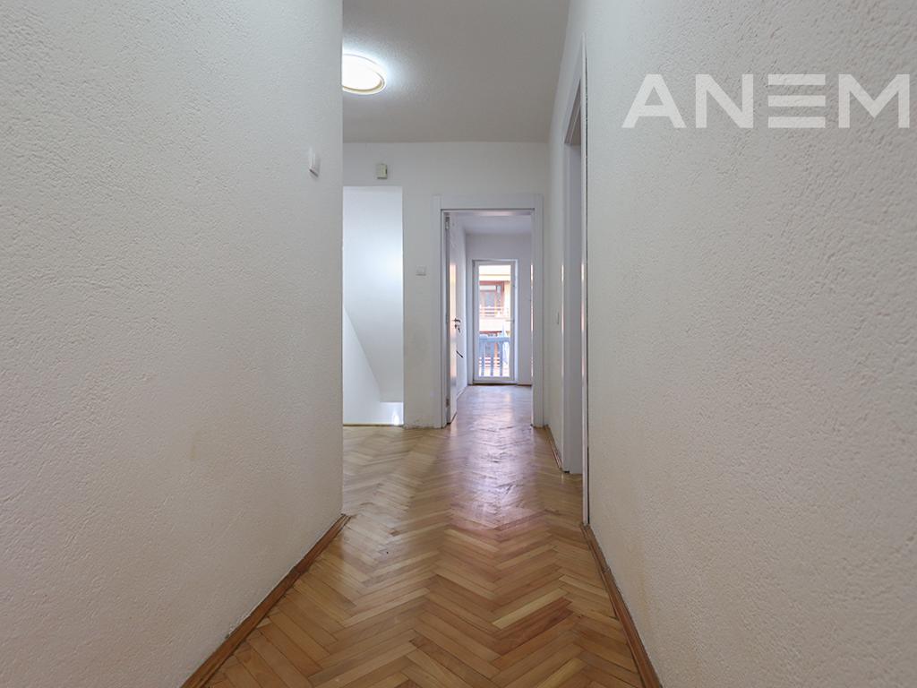 Shtëpi me qira 360m² në Aktash