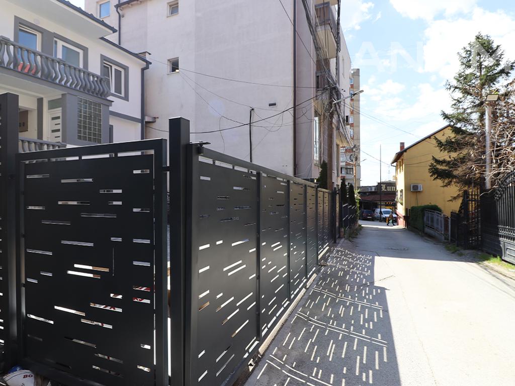 Shtëpi me qira 360m² në Aktash