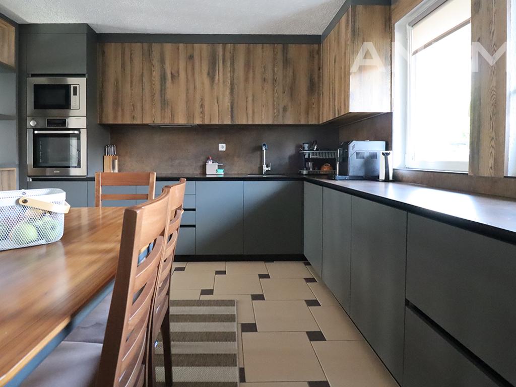 Shtëpi me qira me 3 dhoma gjumi në Arbëri