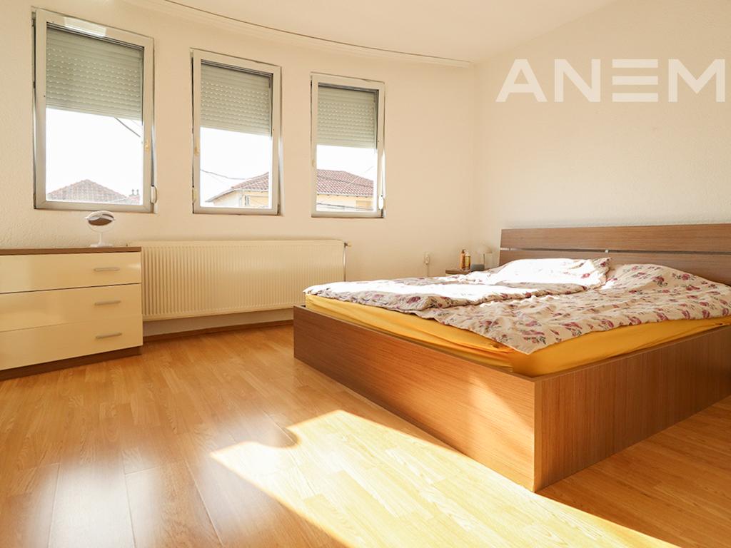 Shtëpi me qira me 3 dhoma gjumi në Arbëri