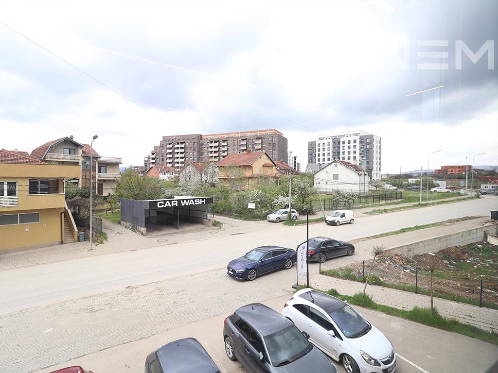 Zyre me qira me 1 hapësirë pune në Veternik