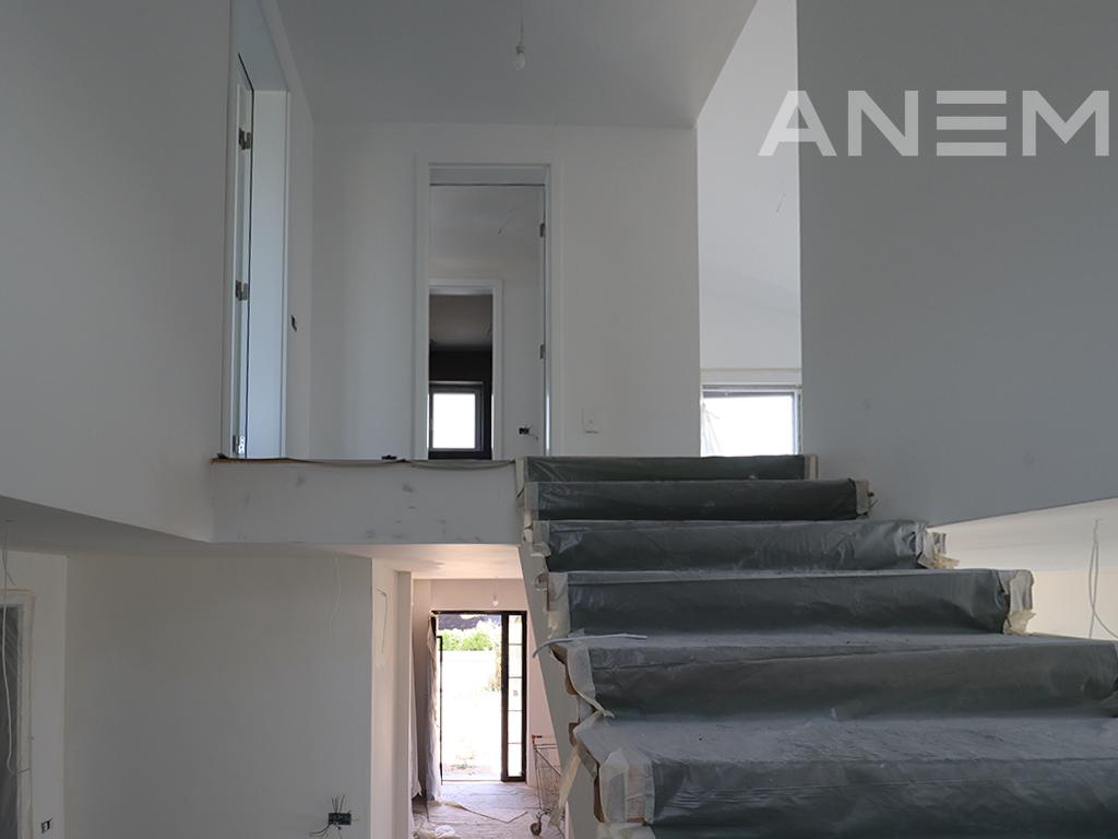 Shtëpi në shitje 354m² në Veternik