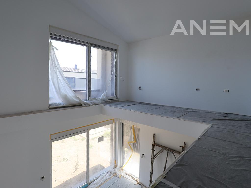 Shtëpi në shitje 354m² në Veternik