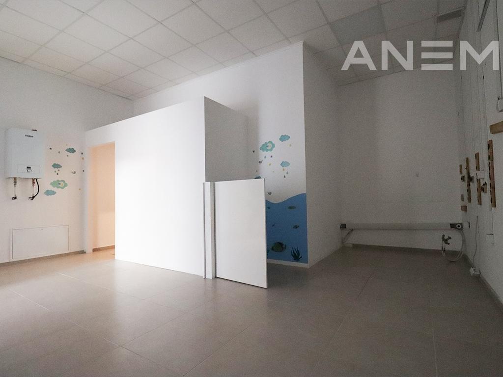 Lokal me qira me 5 hapësira pune