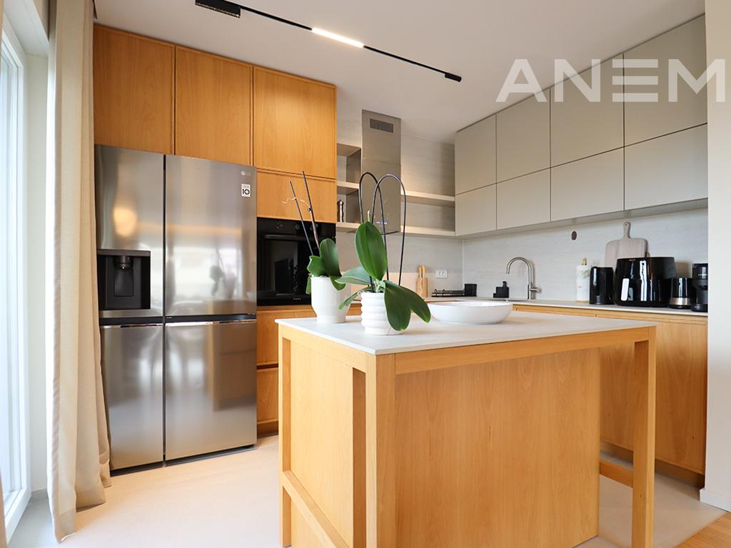 Penthouse me qira me 3 dhoma gjumi në Matiqan