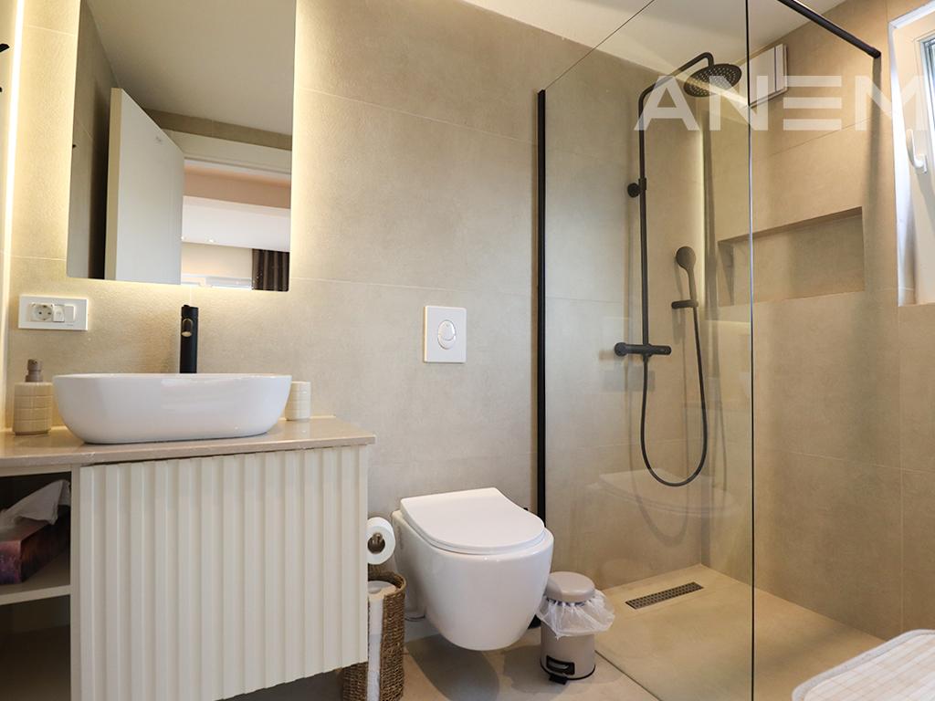 Penthouse me qira me 3 dhoma gjumi në Matiqan
