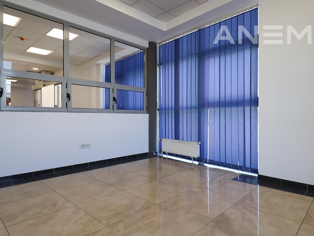Objekt me qira 1700m² në Cagllavicë