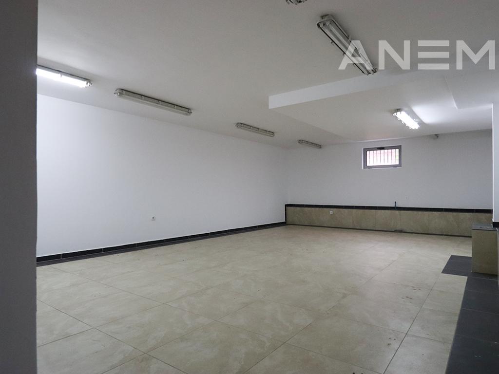 Objekt me qira 1700m² në Cagllavicë